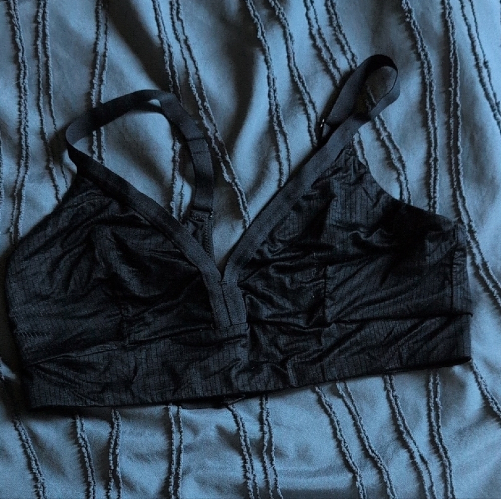 Bodily The Effortless Bra NWT black